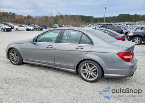 2013 Mercedes-Benz C 250 from USA, damaged, VIN WDDGF4HB5DR293430